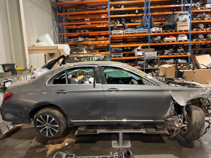 Mercedes E-Klasse V880