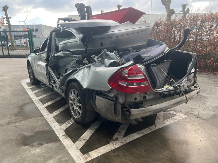 Mercedes E-Klasse V881