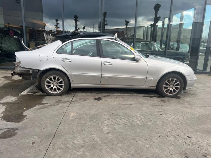 Mercedes E-Klasse V881