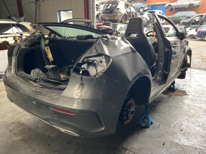 Mercedes A-Klasse V882