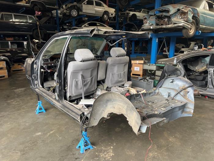 Mercedes E-Klasse V885