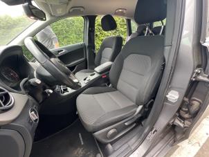 Mercedes B 1.6 B-180 BlueEFFICIENCY Turbo 16V Sloopvoertuig (2015, Grijs)