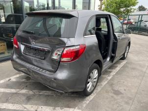 Mercedes B 1.6 B-180 BlueEFFICIENCY Turbo 16V Sloopvoertuig (2015, Grijs)