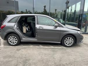 Mercedes B 1.6 B-180 BlueEFFICIENCY Turbo 16V Sloopvoertuig (2015, Grijs)