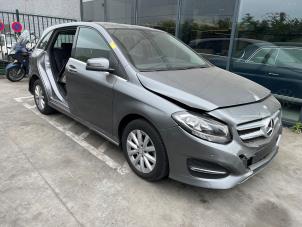 Mercedes B 1.6 B-180 BlueEFFICIENCY Turbo 16V Sloopvoertuig (2015, Grijs)