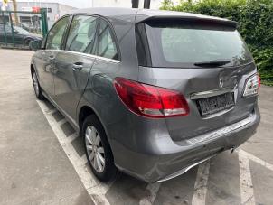Mercedes B 1.6 B-180 BlueEFFICIENCY Turbo 16V Sloopvoertuig (2015, Grijs)