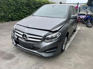 Mercedes B 1.6 B-180 BlueEFFICIENCY Turbo 16V Sloopvoertuig (2015, Grijs)