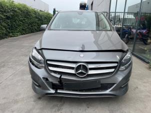 Mercedes B 1.6 B-180 BlueEFFICIENCY Turbo 16V Sloopvoertuig (2015, Grijs)