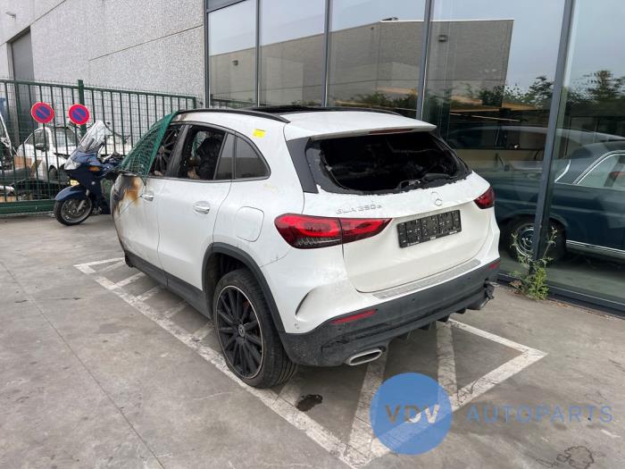 Mercedes GLA (H247) 1.3 250 e Turbo 16V