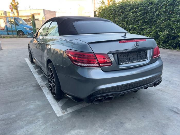 Mercedes E-Klasse V952