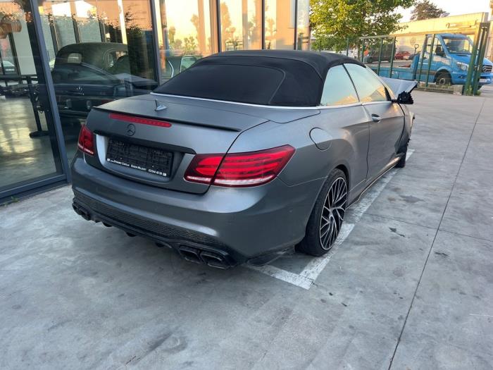 Mercedes E-Klasse V952