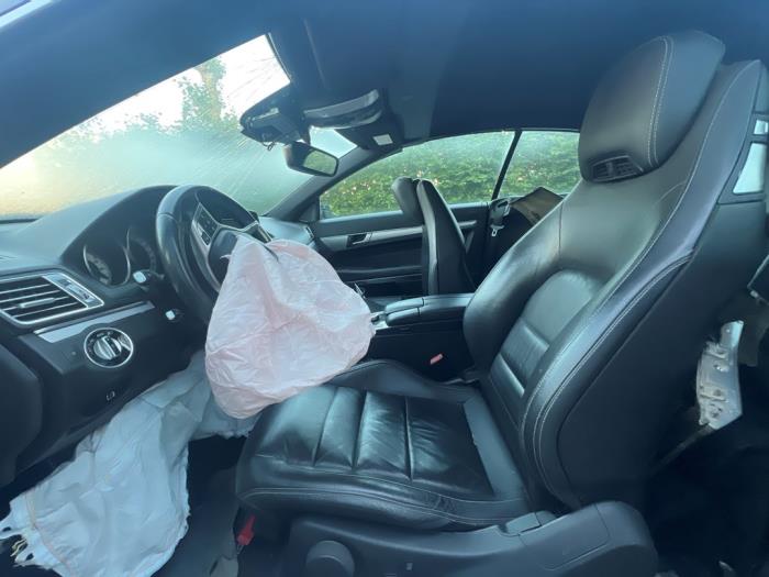 Mercedes E-Klasse V952