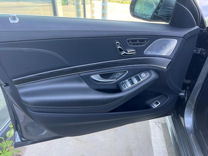 Mercedes S-Klasse V957