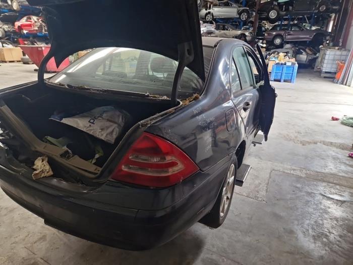 Mercedes C-Klasse V975