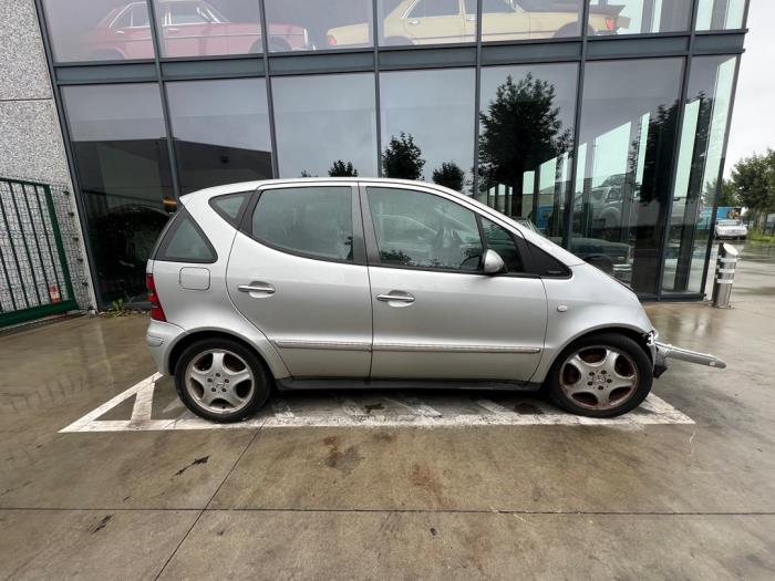 Mercedes A-Klasse V984