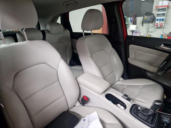 Mercedes B-Klasse V995