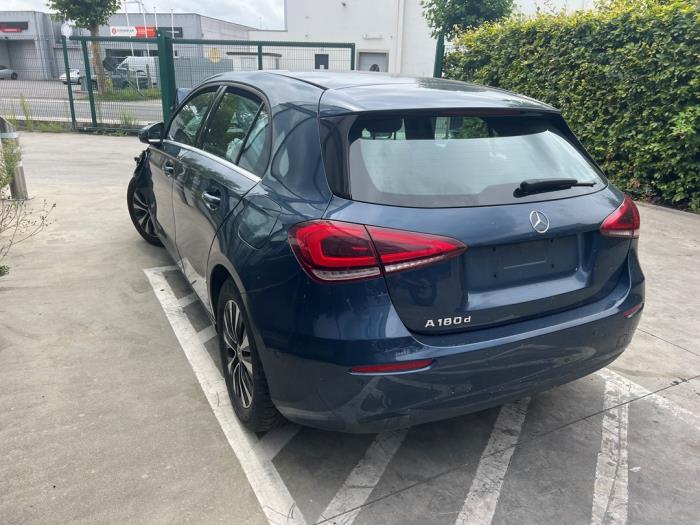 Mercedes A-Klasse V1025