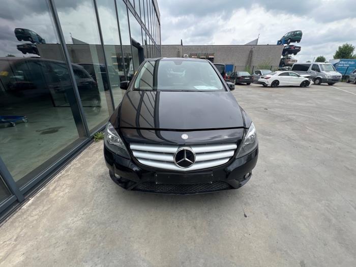 Mercedes B-Klasse V1026