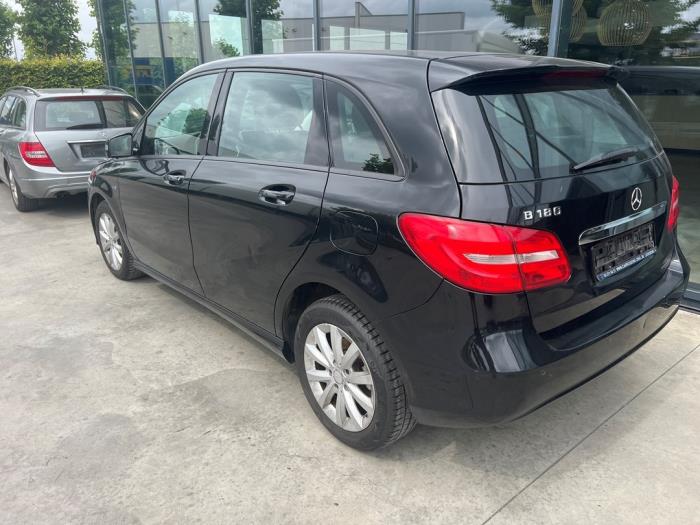 Mercedes B-Klasse V1026