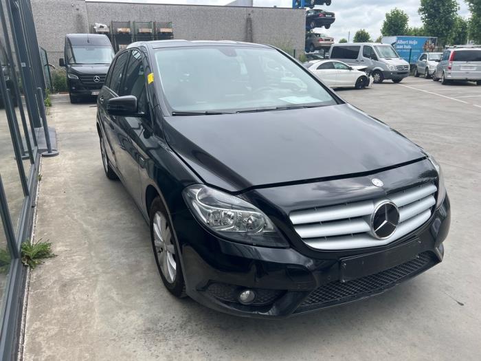 Mercedes B-Klasse V1026
