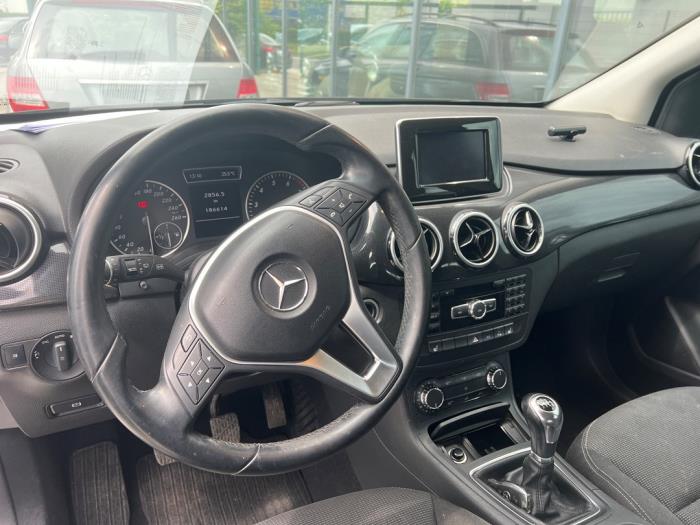 Mercedes B-Klasse V1026