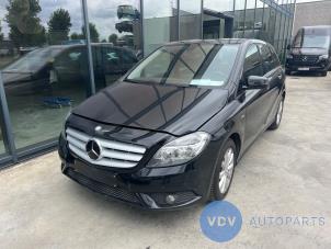 Mercedes B 1.6 B-180 BlueEFFICIENCY Turbo 16V  (Sloop)