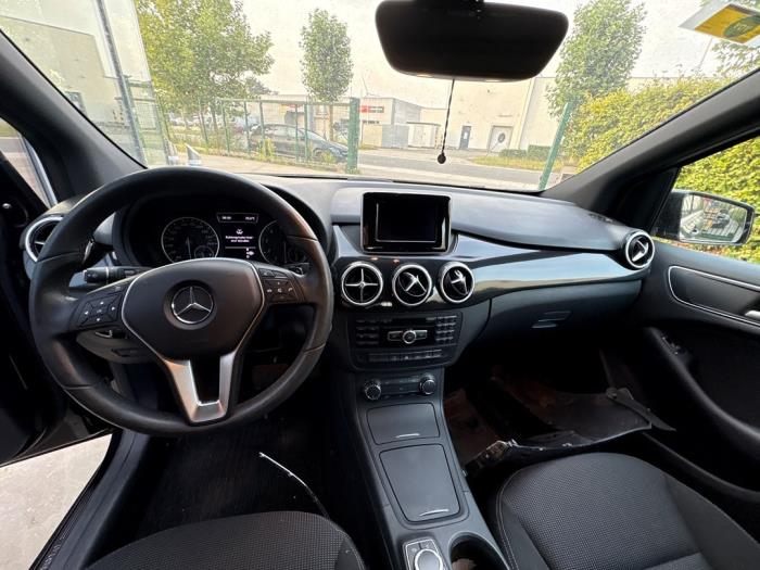 Mercedes B-Klasse V1032