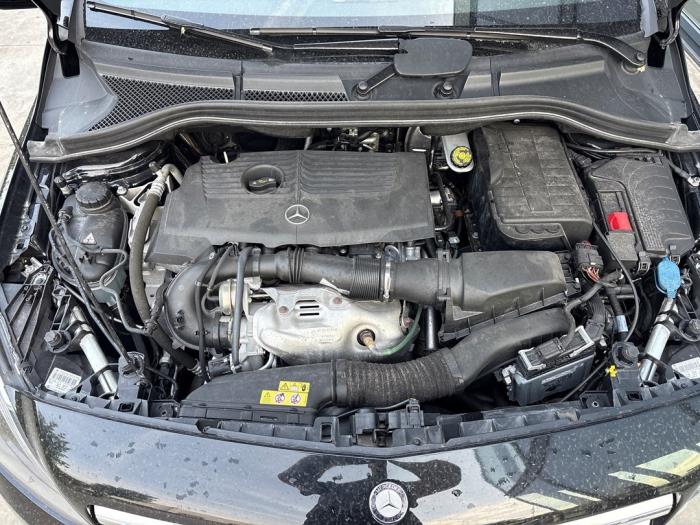 Mercedes B-Klasse V1032