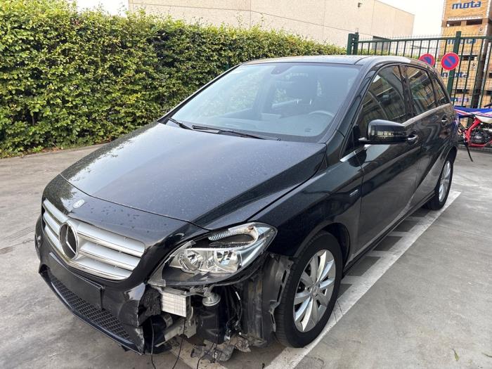 Mercedes B-Klasse V1032