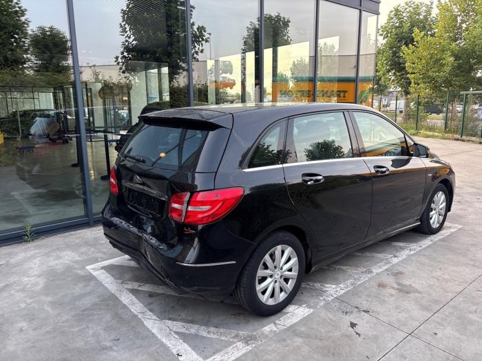 Mercedes B-Klasse V1032