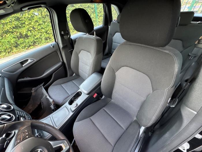 Mercedes B-Klasse V1032