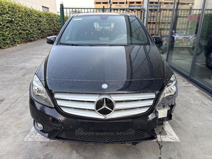 Mercedes B-Klasse V1032