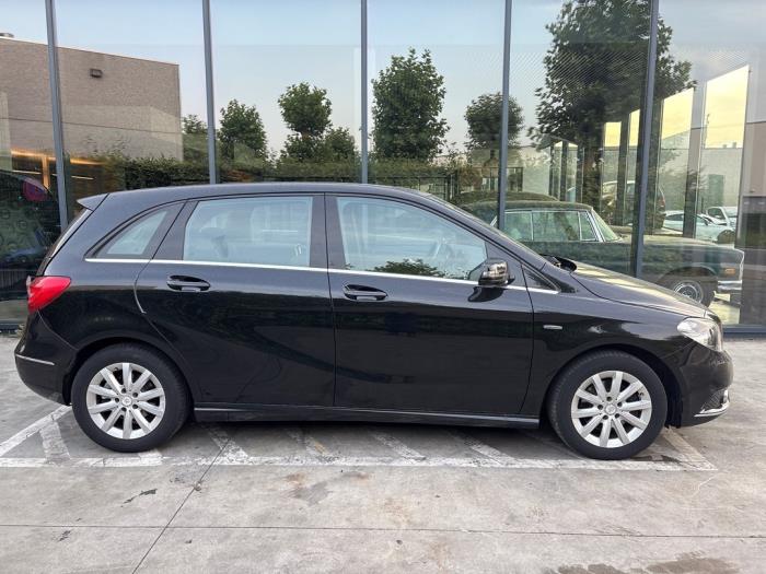 Mercedes B-Klasse V1032