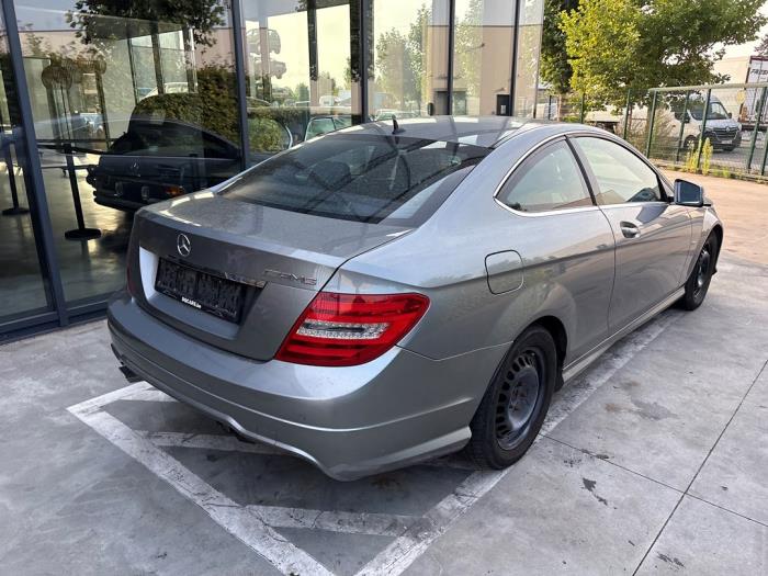Mercedes C-Klasse V1033
