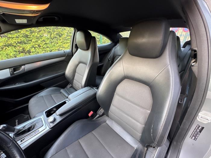 Mercedes C-Klasse V1033