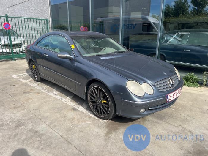 Mercedes CLK 2.6 240 V6 18V Sloopvoertuig (2002, Blauw)