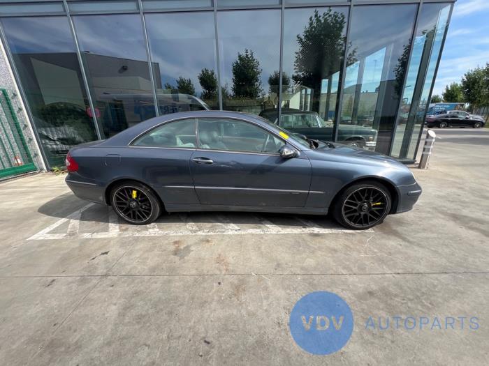 Mercedes CLK 2.6 240 V6 18V Sloopvoertuig (2002, Blauw)