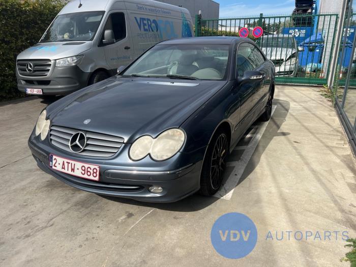 Mercedes CLK 2.6 240 V6 18V Sloopvoertuig (2002, Blauw)