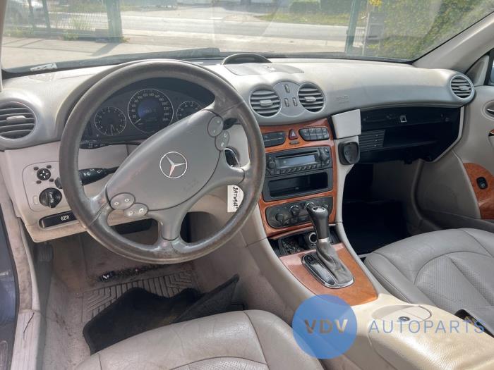 Mercedes CLK 2.6 240 V6 18V Sloopvoertuig (2002, Blauw)