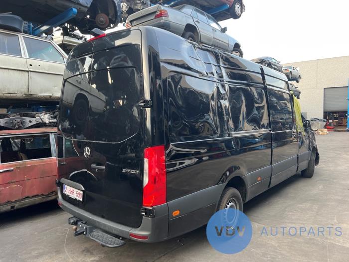 Mercedes Sprinter 3,5t 317 CDI 2.0 D RWD Sloopvoertuig (2024, Zwart)