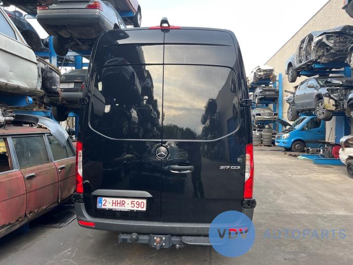 Mercedes Sprinter 3,5t 317 CDI 2.0 D RWD Sloopvoertuig (2024, Zwart)