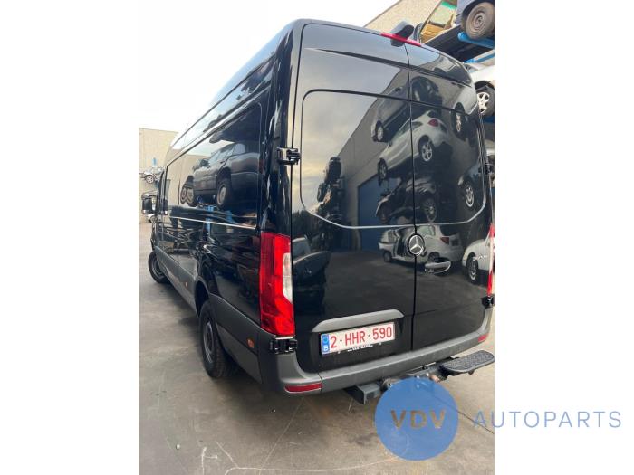 Mercedes Sprinter 3,5t 317 CDI 2.0 D RWD Sloopvoertuig (2024, Zwart)