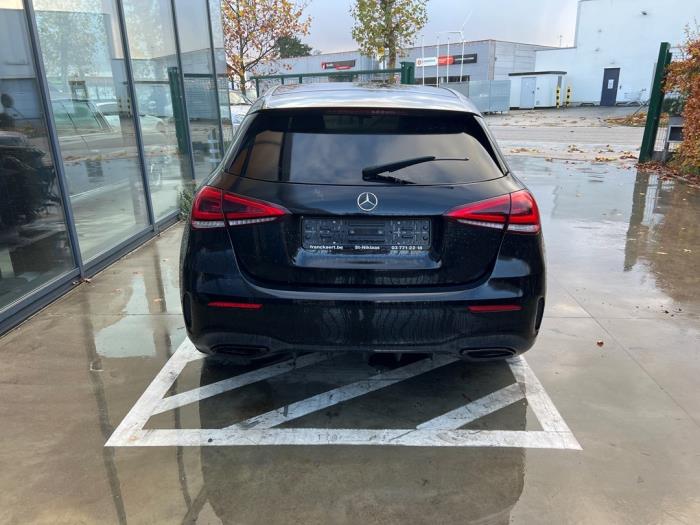 Mercedes A 1.3 A-180 Turbo 16V Sloopvoertuig (2020, Zwart)