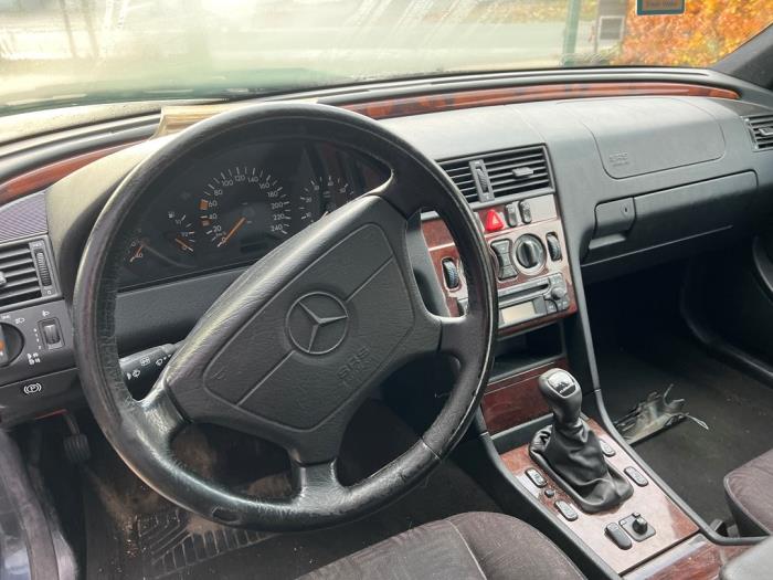 Mercedes C-Klasse V1096