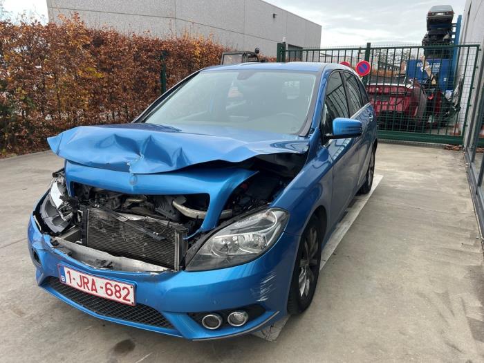 Mercedes B-Klasse V1099