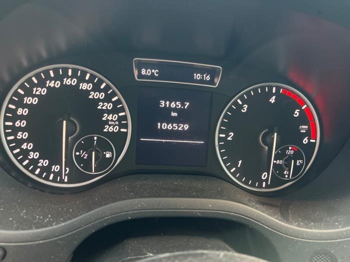 Mercedes B-Klasse V1099