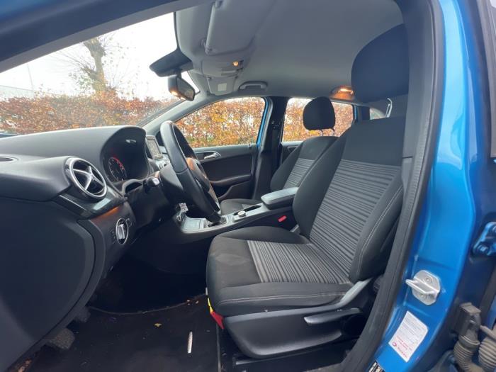 Mercedes B-Klasse V1099