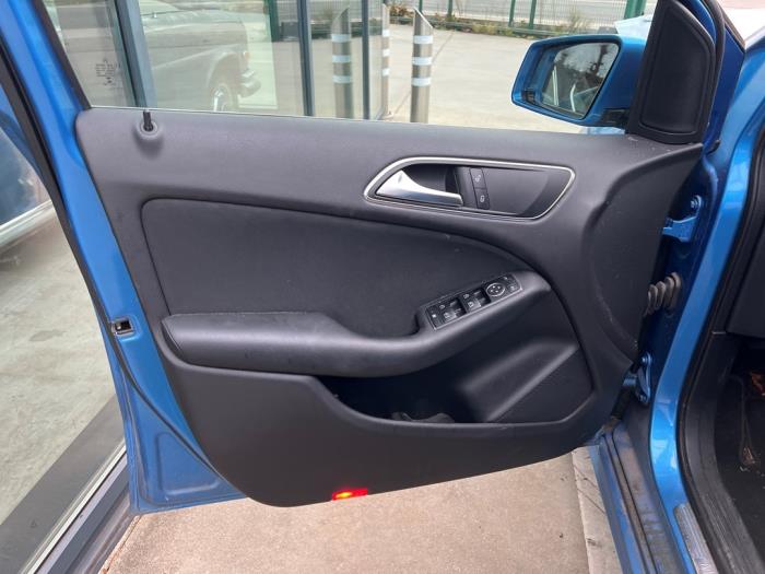 Mercedes B-Klasse V1099