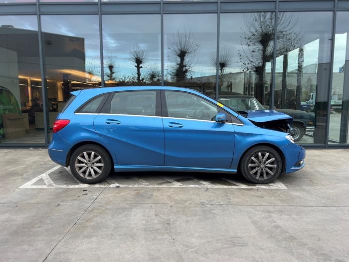 Mercedes B-Klasse V1099