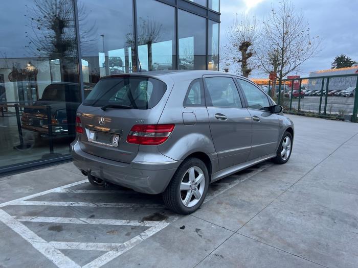 Mercedes B-Klasse V1100